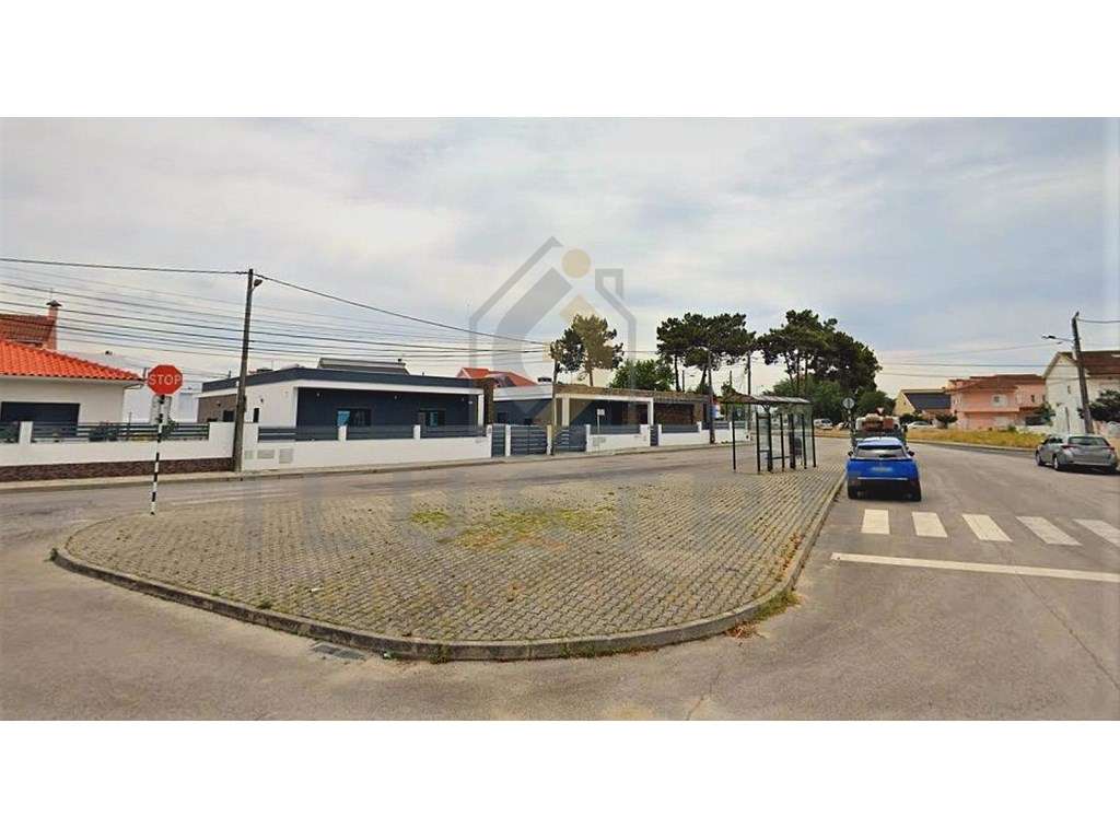 Moradia T4 geminada, com piscina, na localidade de Pinhal Conde da ...-18