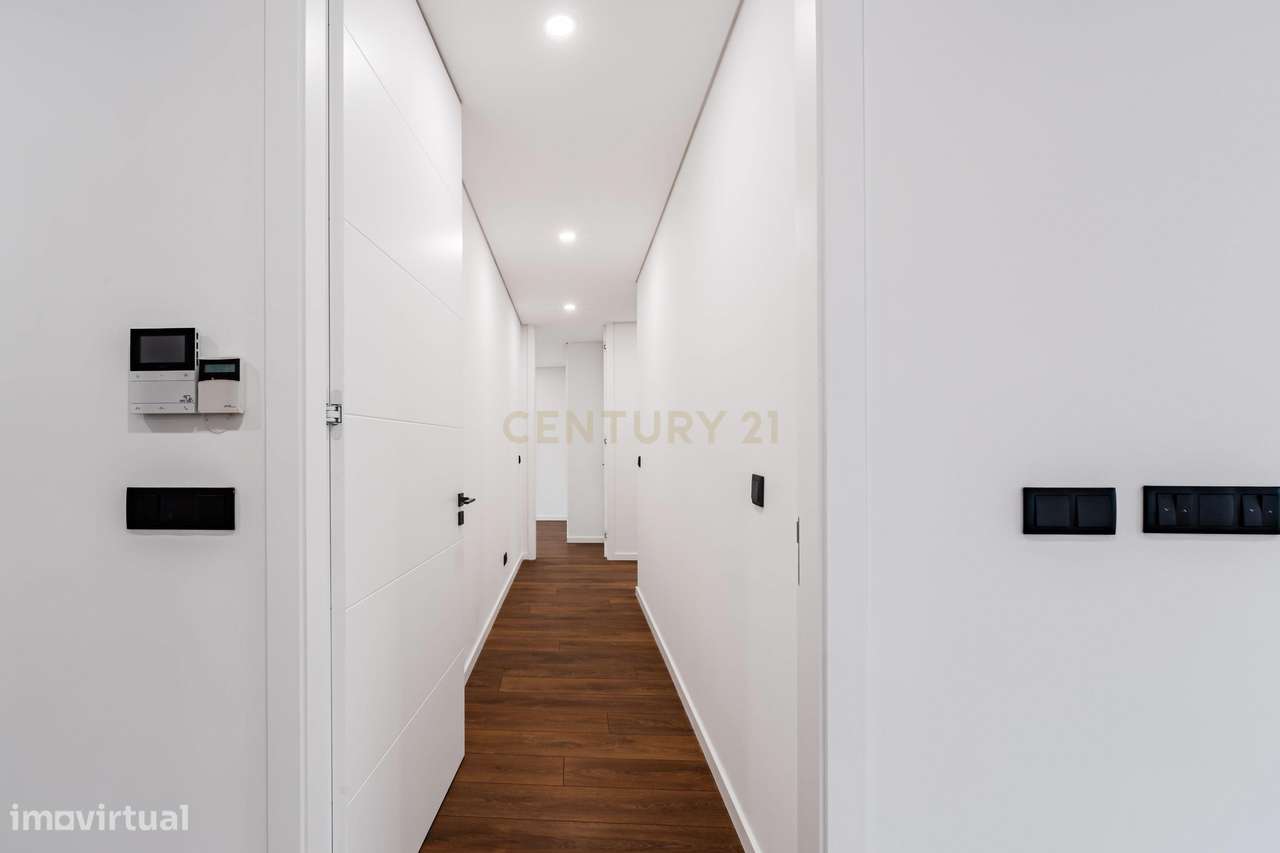 Moradia T3 Nova com Piscina em Palmela - Urbanização calma junto à A33-13