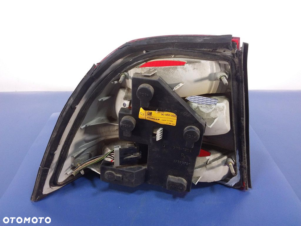 VECTRA B SEDAN LAMPA TYŁ PRAWA TYLNA 90568052 - 6