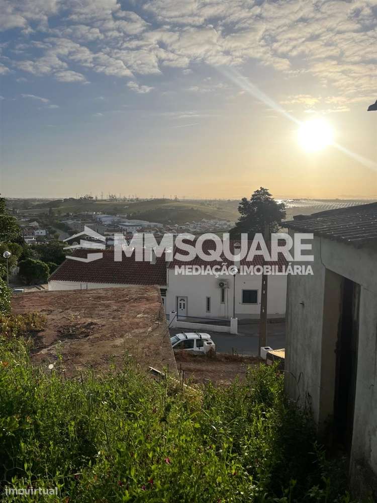 Moradia T3 inserida na zona histórica de Ourique-18
