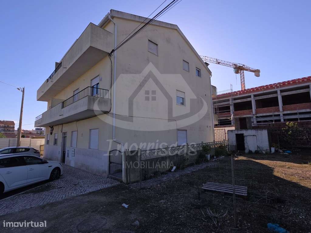 Prédio composto por 6 frações na Portela da Azóia, Santa Iria de Azóia - Grande imagem: 5/9