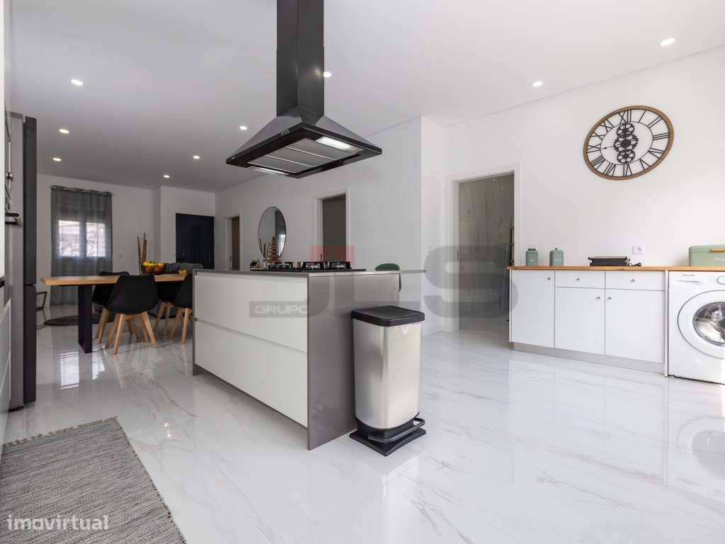 Moradia V2 Remodelada com Entrada Lateral - Fajã de Baixo, Ponta De... - Grande imagem: 4/30