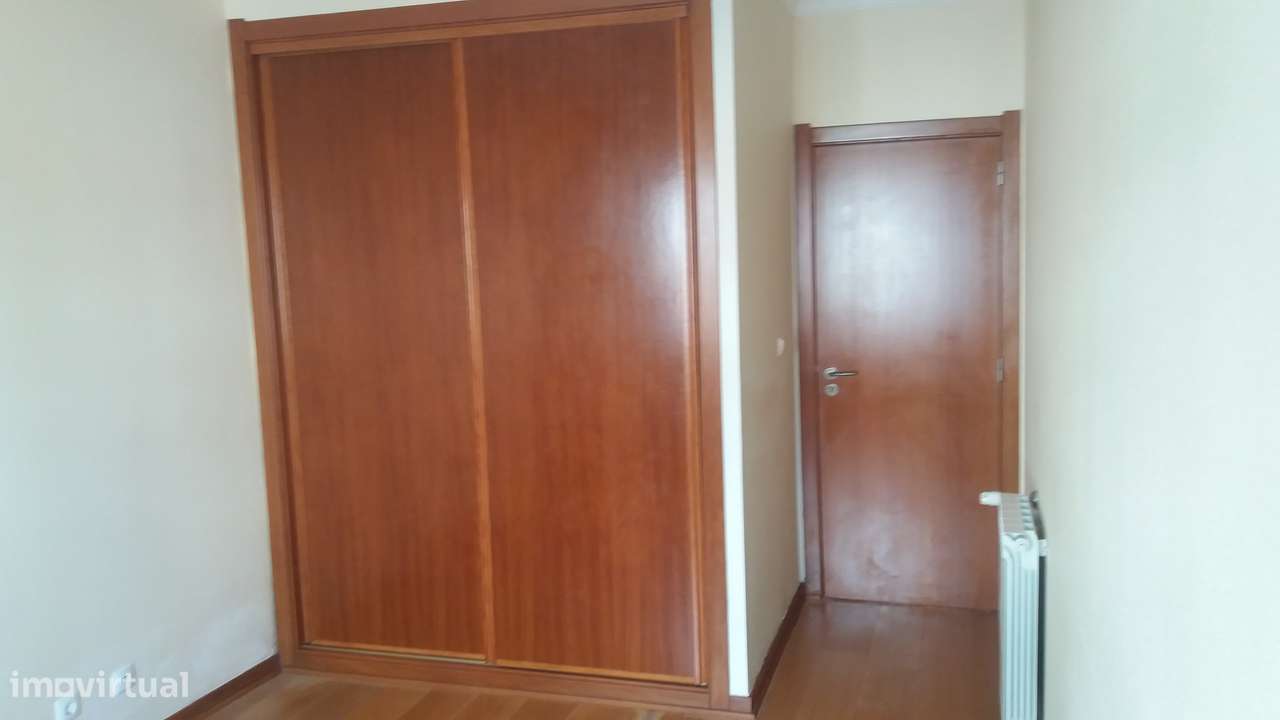 Apartamento  T2 situado em Mafra, Quinta das Pevides. - Grande imagem: 4/36