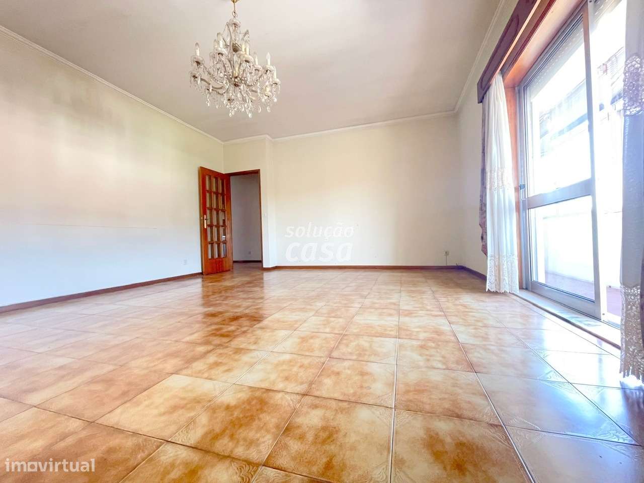 Apartamento T3 com Lugar de Garagem, localizado a 650 metros da Estaçã-5