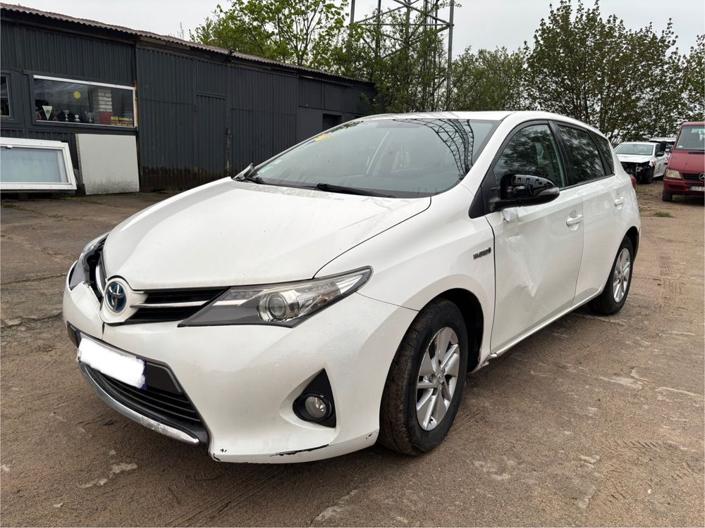 Toyota Auris II Hybrid 135 Prestige 2013