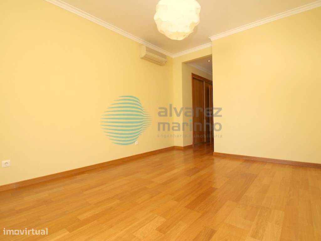 Apartamento T4, com 3 lugares de estacionamento, Parque das Nações-24