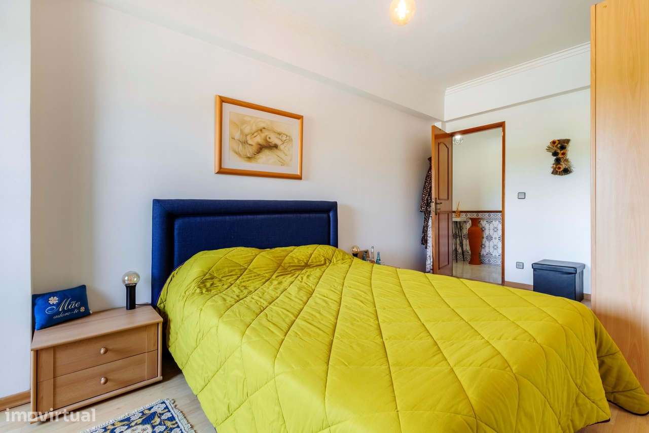 Apartamento T2 c/ Varanda no Casal do Cotão, Sintra-25