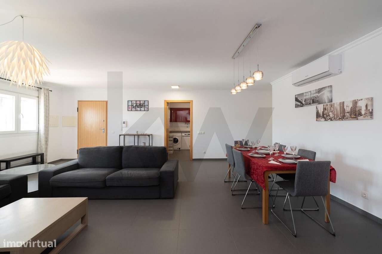 Apartamento T3 único com 3 lugares de estacionamento - VRSA-3