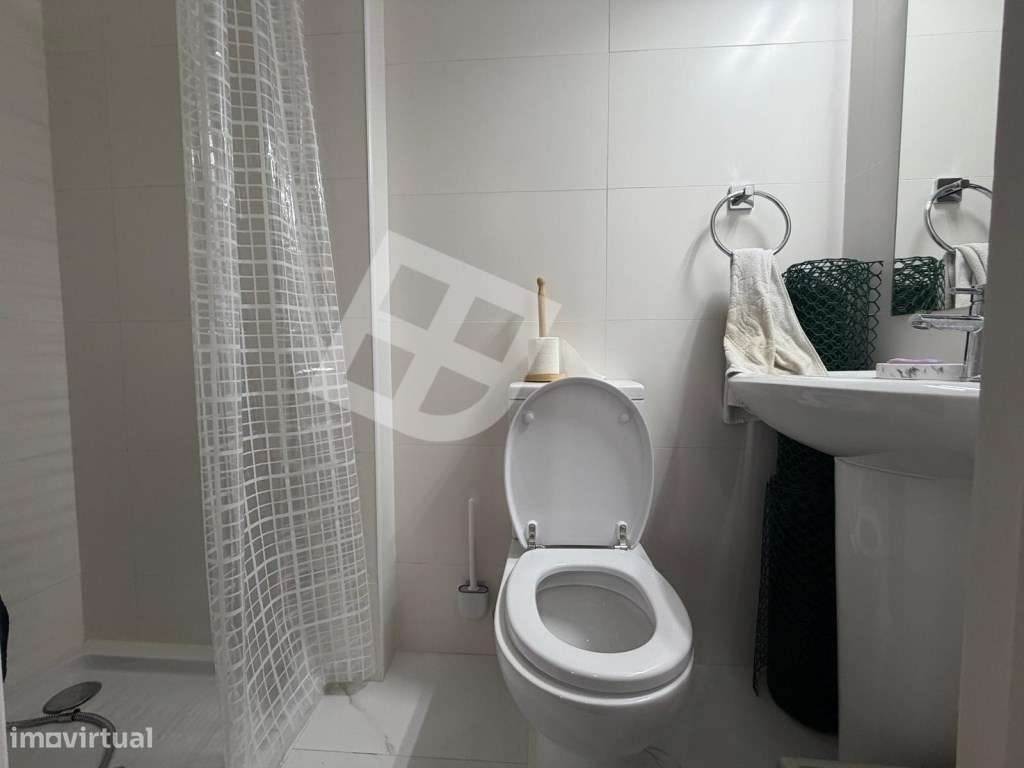 Apartamento T4 c/ Varanda - Av. Lourenço Peixinho-34