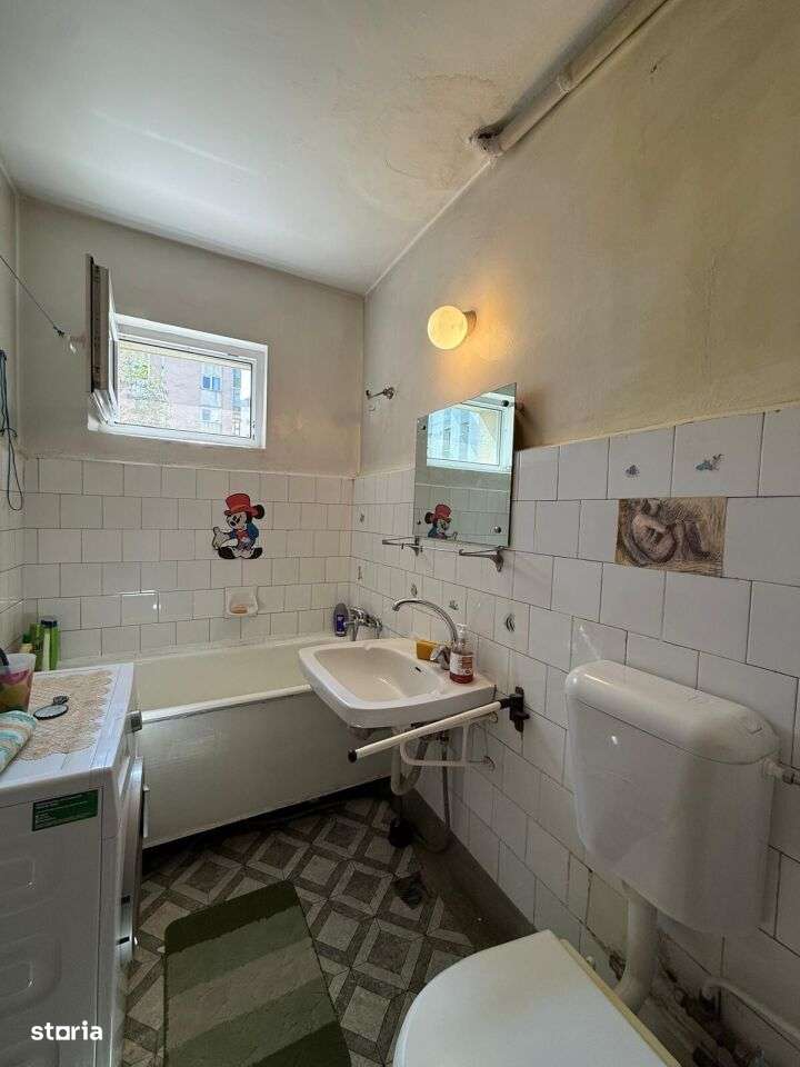 2 Camere Decomandat Metrou la 8 Minute-5