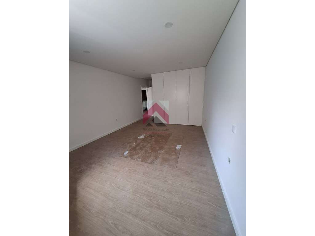 Apartamento T1 + 1 em Esgueira, Aveiro-11
