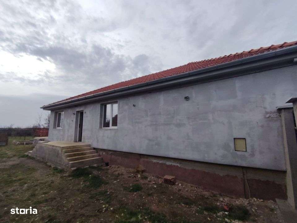 Casa de vanzare in Tarian - Imagine principală: 2/11