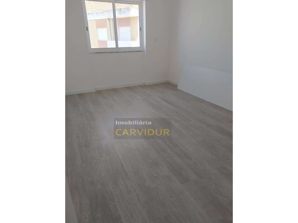 Lavradio T2 totalmente remodelado-9