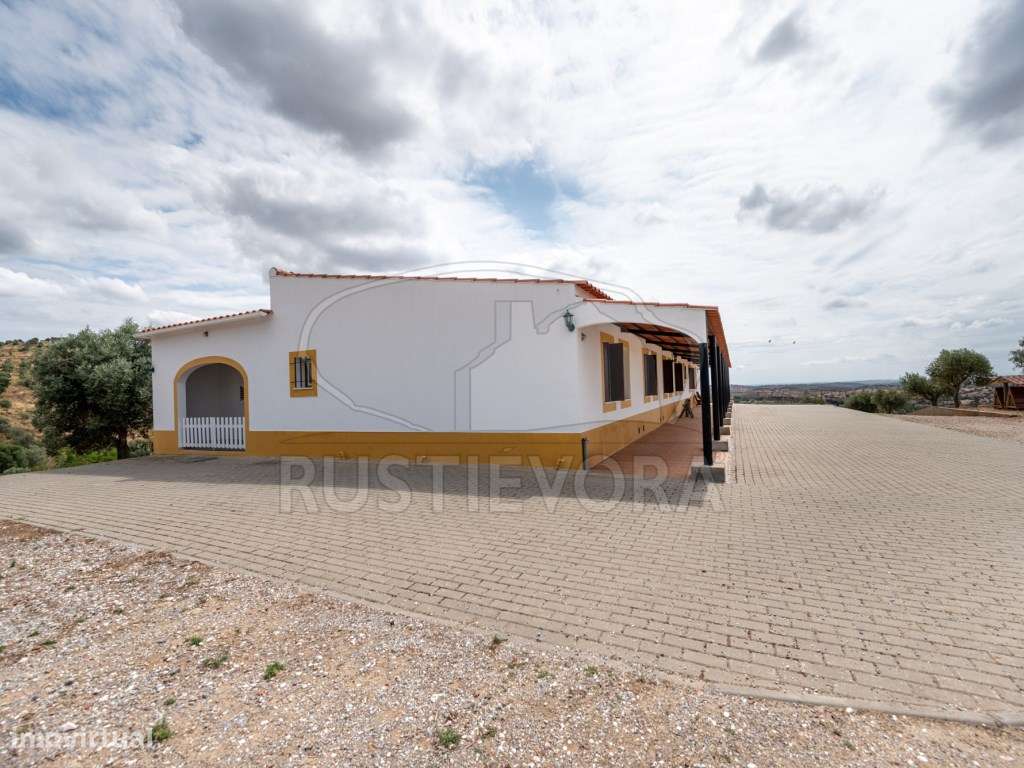 Quinta em Portel - 4,3 Ha de Tradição e Conforto-34
