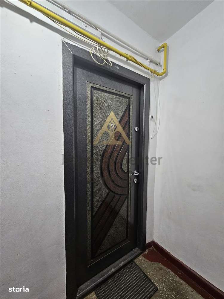 APARTAMENT de 108 mp  DE VANZARE CU 5 CAMERE, ET 1 IN STATIUNEA TURIST - Imagine principală: 3/20