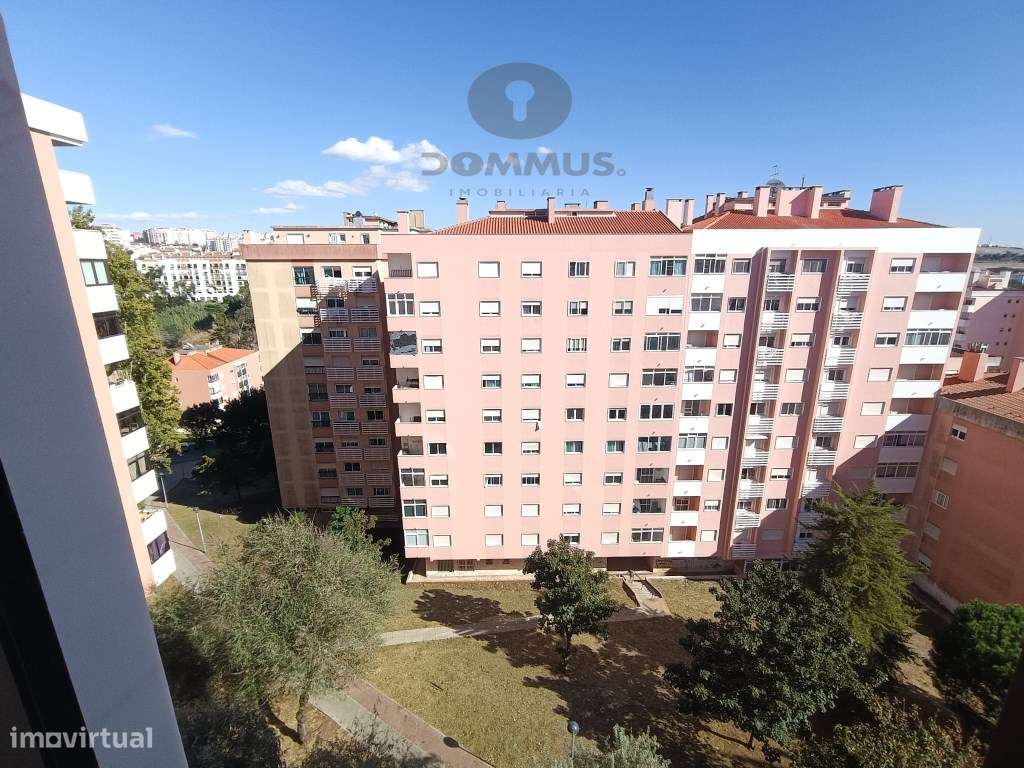 Apartamento T2 Remodelado c/ Arrecadação em São Marcos-16