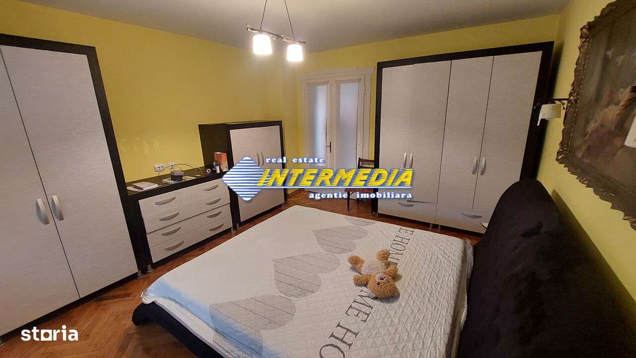 Casa cu 4 camere mobilata si utilata 593mp teren zona Centru - Imagine principală: 4/10