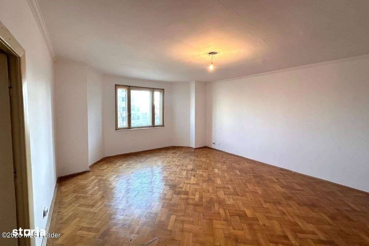 Apartament cu aer nobil, in cladire interbelica, cu stil specific perioadei, cu compartimentare circulara, pe Bulevardul Carol I, nr. 59, 188 m², etaj 3, 6 camere, bloc mic