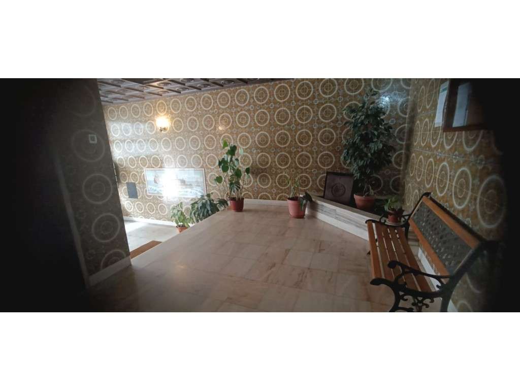 Apartamento T2 Totalmente Remodelado - Oeiras - Figueirinha-25