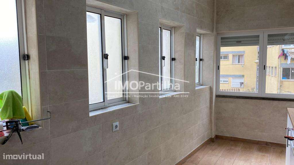 Apartamento T1 Remodelado na Agualva - Cacém - Grande imagem: 4/12