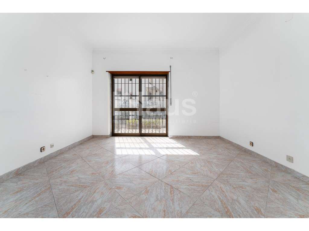 Moradia isolada T4 térrea com garagem-20