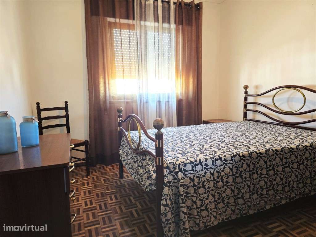 Apartamento T2 + Sótão-9