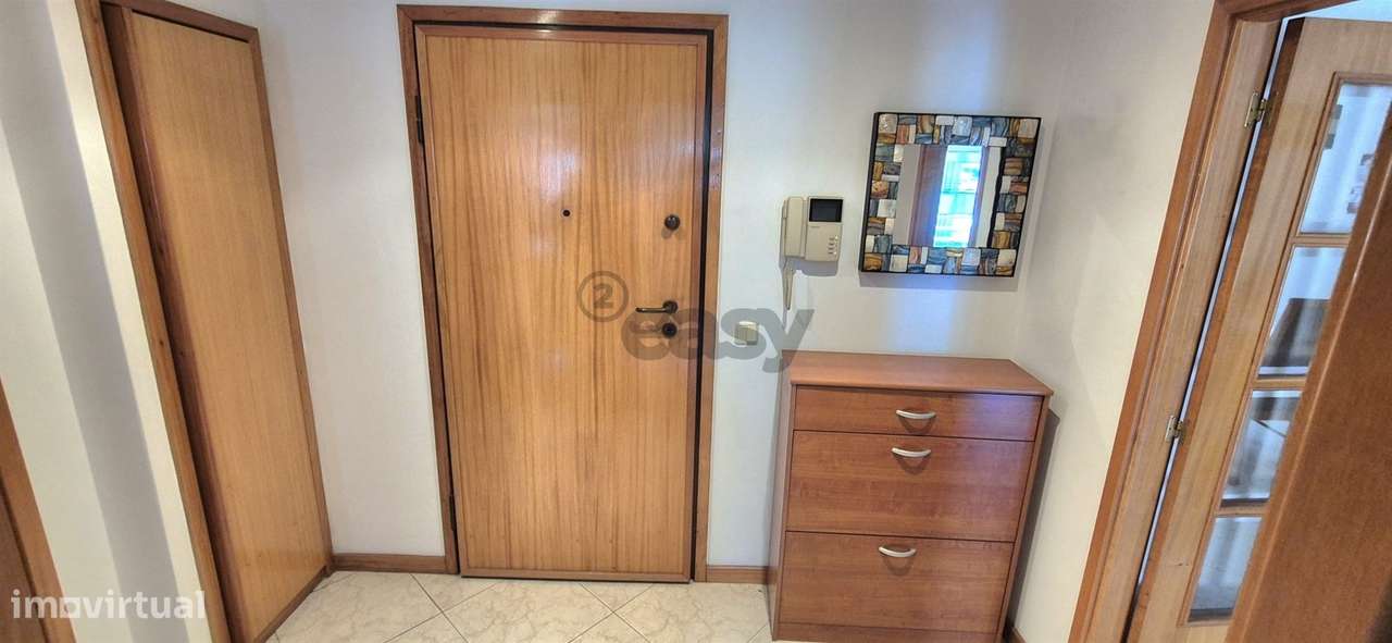 T1 em Vila Nova de Gaia com parqueamento e varanda - Grande imagem: 4/33