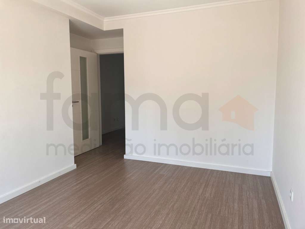 T4+1 no Centro da Amadora ideal para famílias-9
