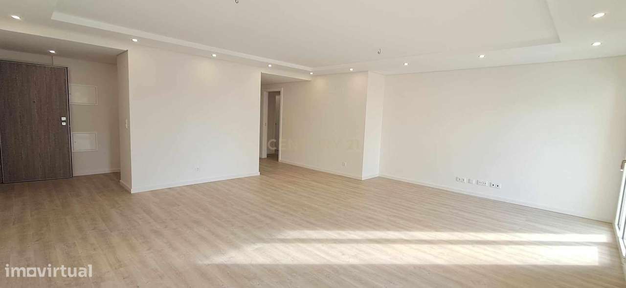 Apartamento T2 com Garagem Box, em empreendimento de requinte, Carcave - Grande imagem: 5/32