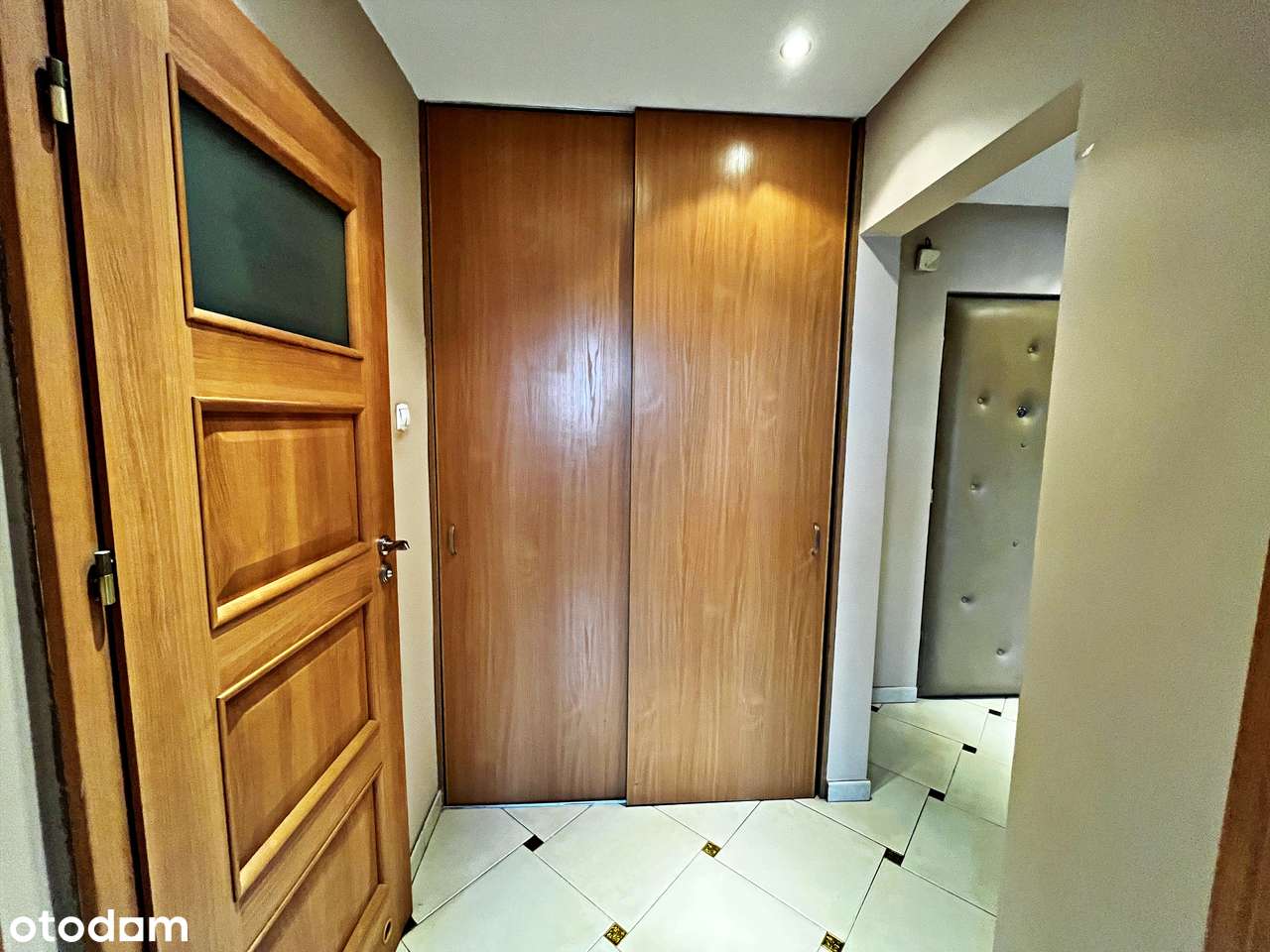 2 pokojowe mieszkanie z balkonem na 9 piętrze - ul. Kochanowskiego 1/3-9