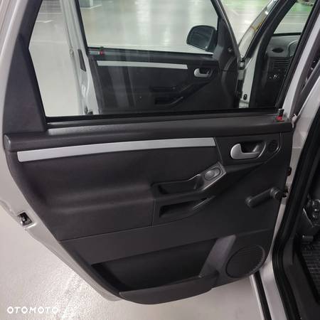 Opel Meriva 1.6 16V Essentia - 12