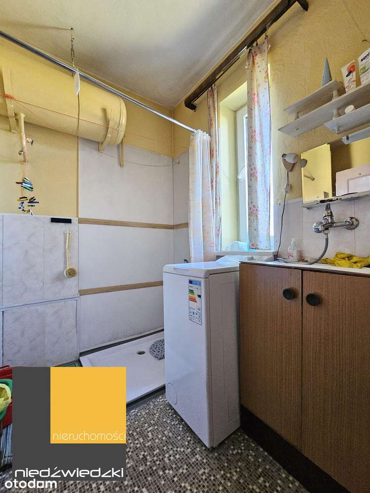 Mały dom  do remontu z Cegły!-9