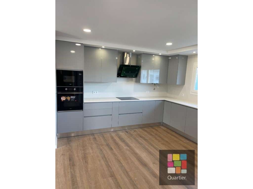 Moradia T4 em Azeitão - Conforto, Espaço e Qualidade de Vida!-3