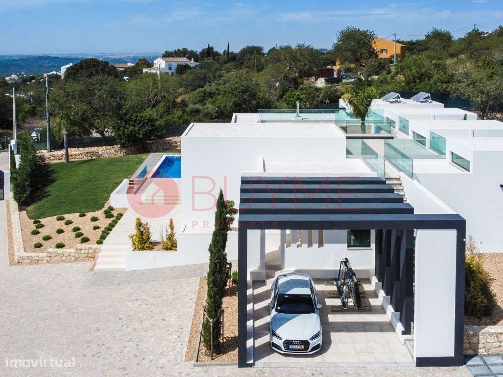 Moradia T4 Contemporânea com Vista Panorâmica em Loulé - Grande imagem: 5/21