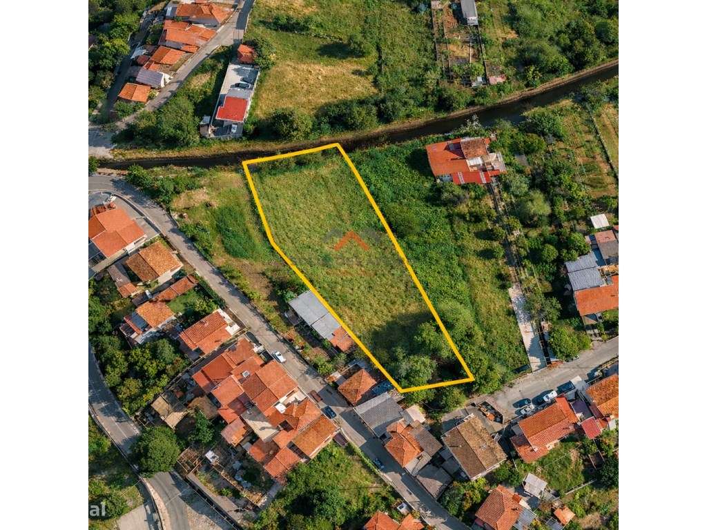 Terreno com 2.200 m² Urbanizável a 1 minuto do centro de Águeda - Grande imagem: 2/8