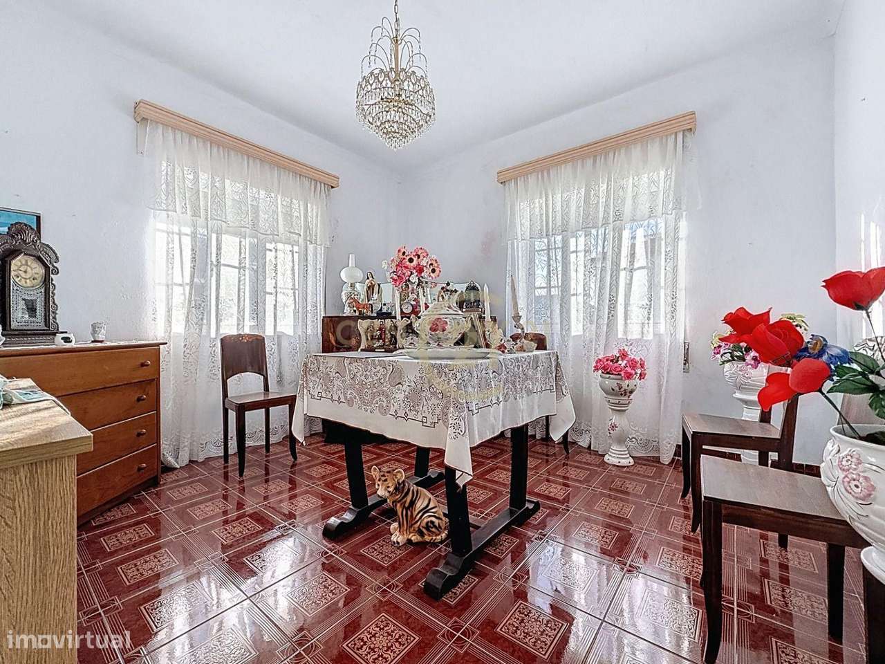 T4 em Lajes, Praia da Vitória, com garagem e árvores de fruto-12