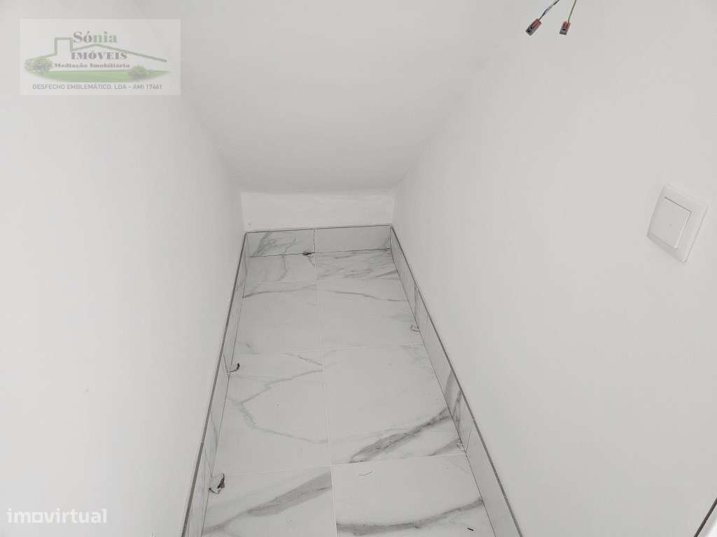 APARTAMENTO T3 EM MASSAMÁ PARA VENDA-14