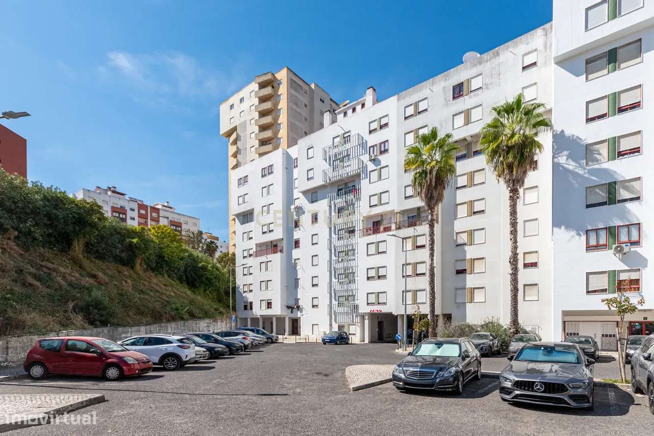 Excelente apartamento T2, com 2 elevadores em Loures.-27
