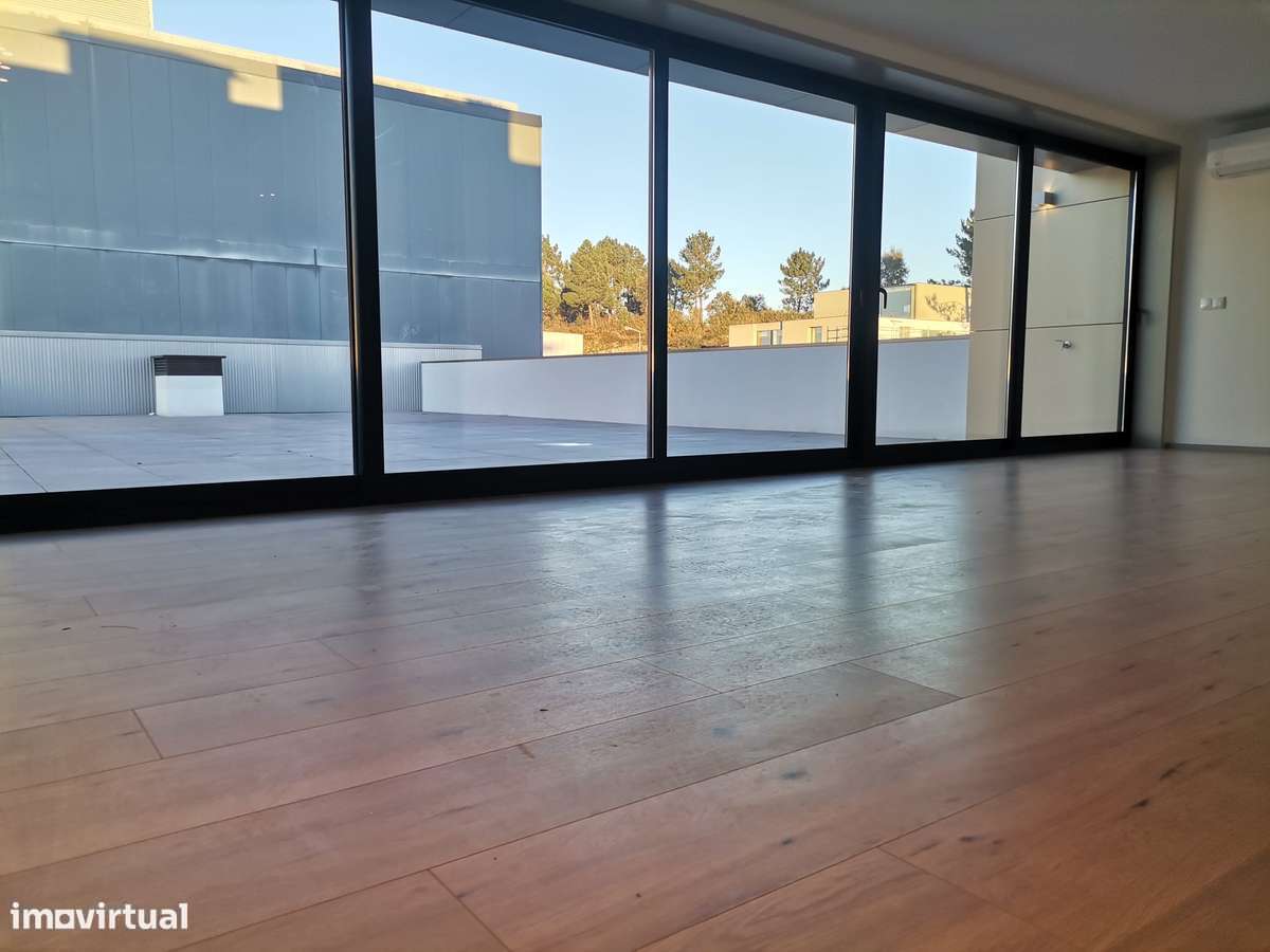 Novo T3 ÚLTIMO PISO de Luxo com TERRAÇO  - Vistas desafogadas-18