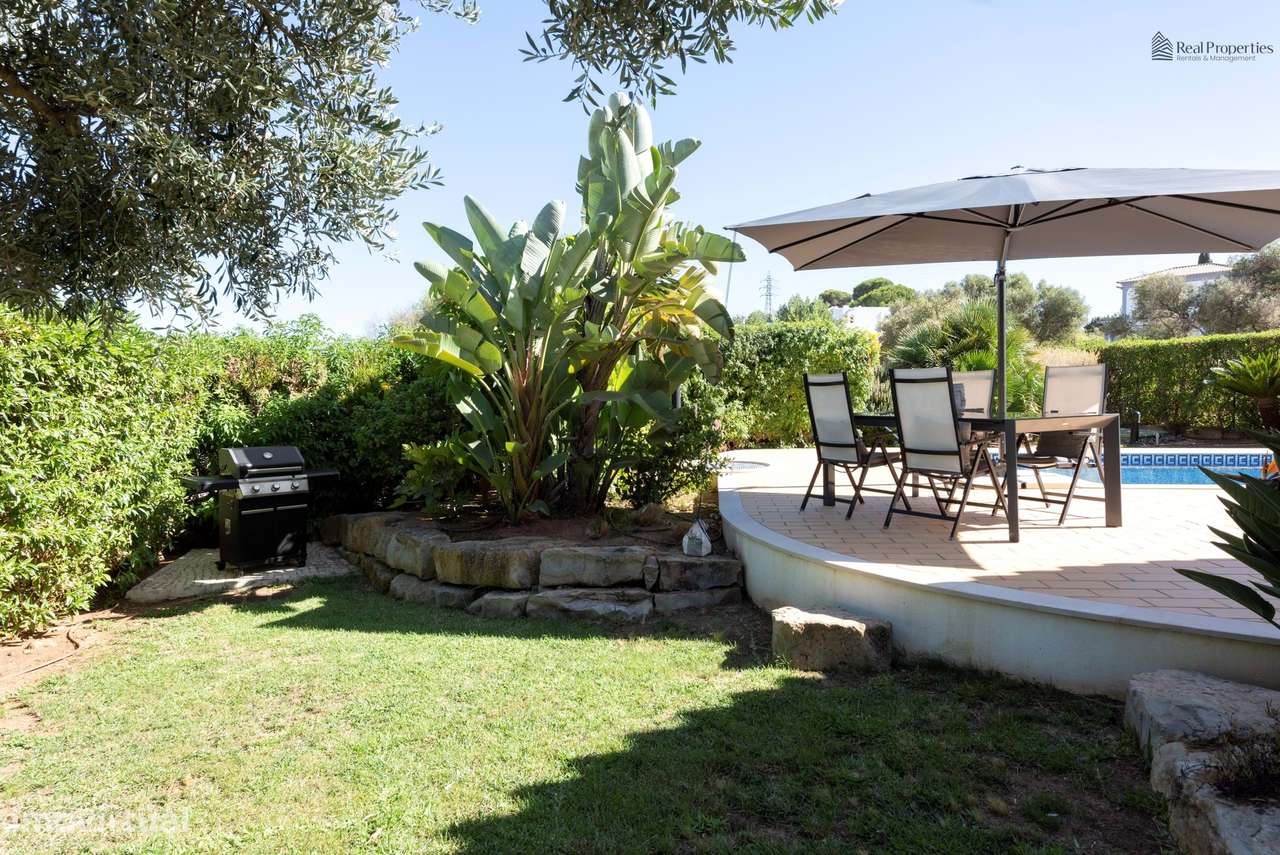 Moradia Térrea T4 Isolada em Albufeira – Um Refúgio de Luz, Conforto e-47