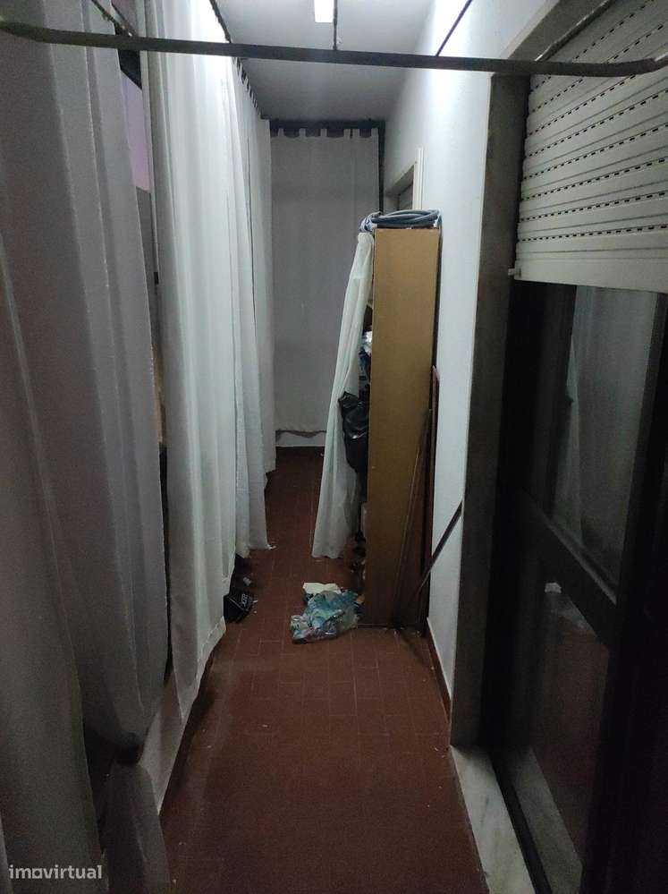 T3 com excelentes áreas na Brandoa - Grande imagem: 4/10