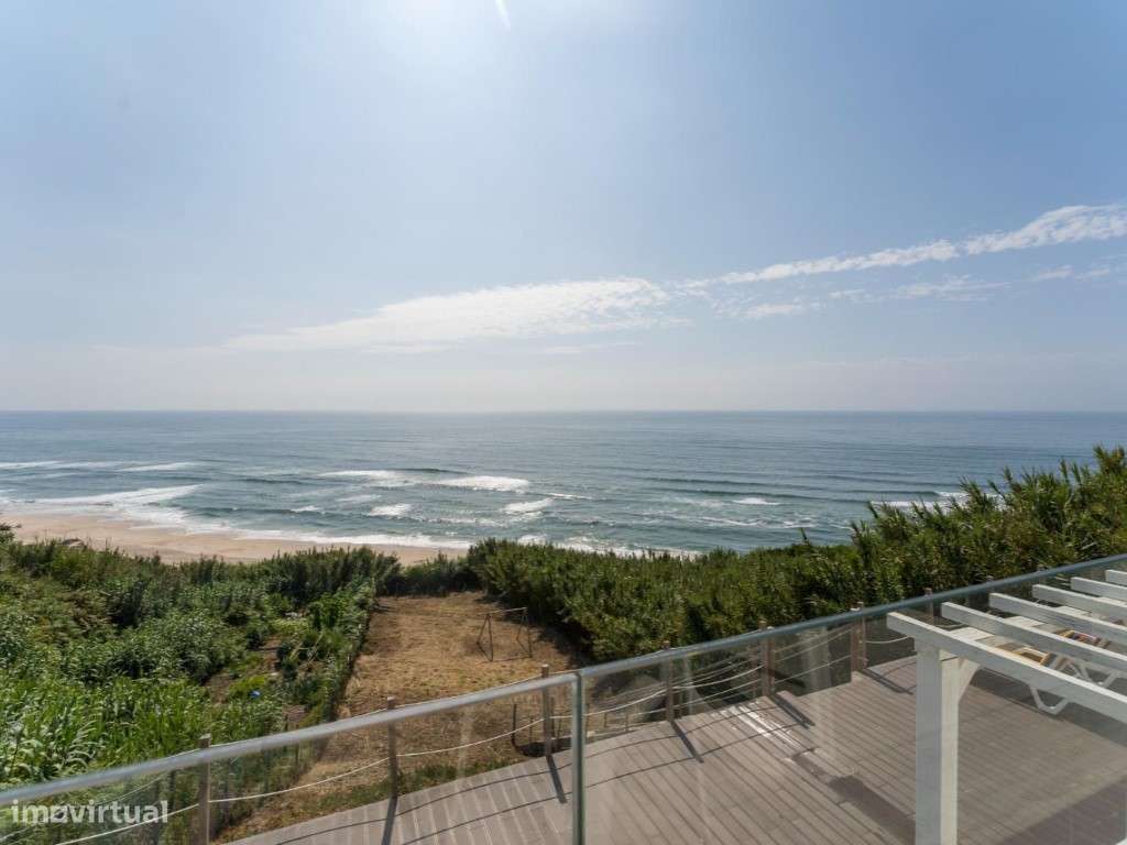 Moradia isolada V2+2 com vista mar na Praia da Légua-11