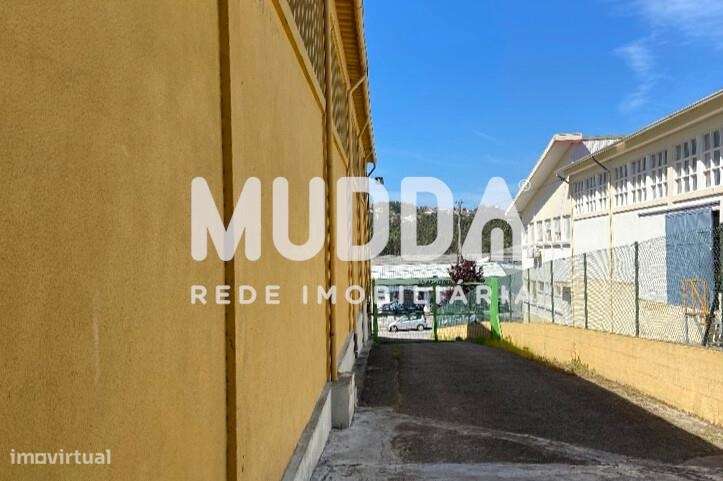 Espaçoso Pavilhão na Zona Industrial de São João da Madeira-14