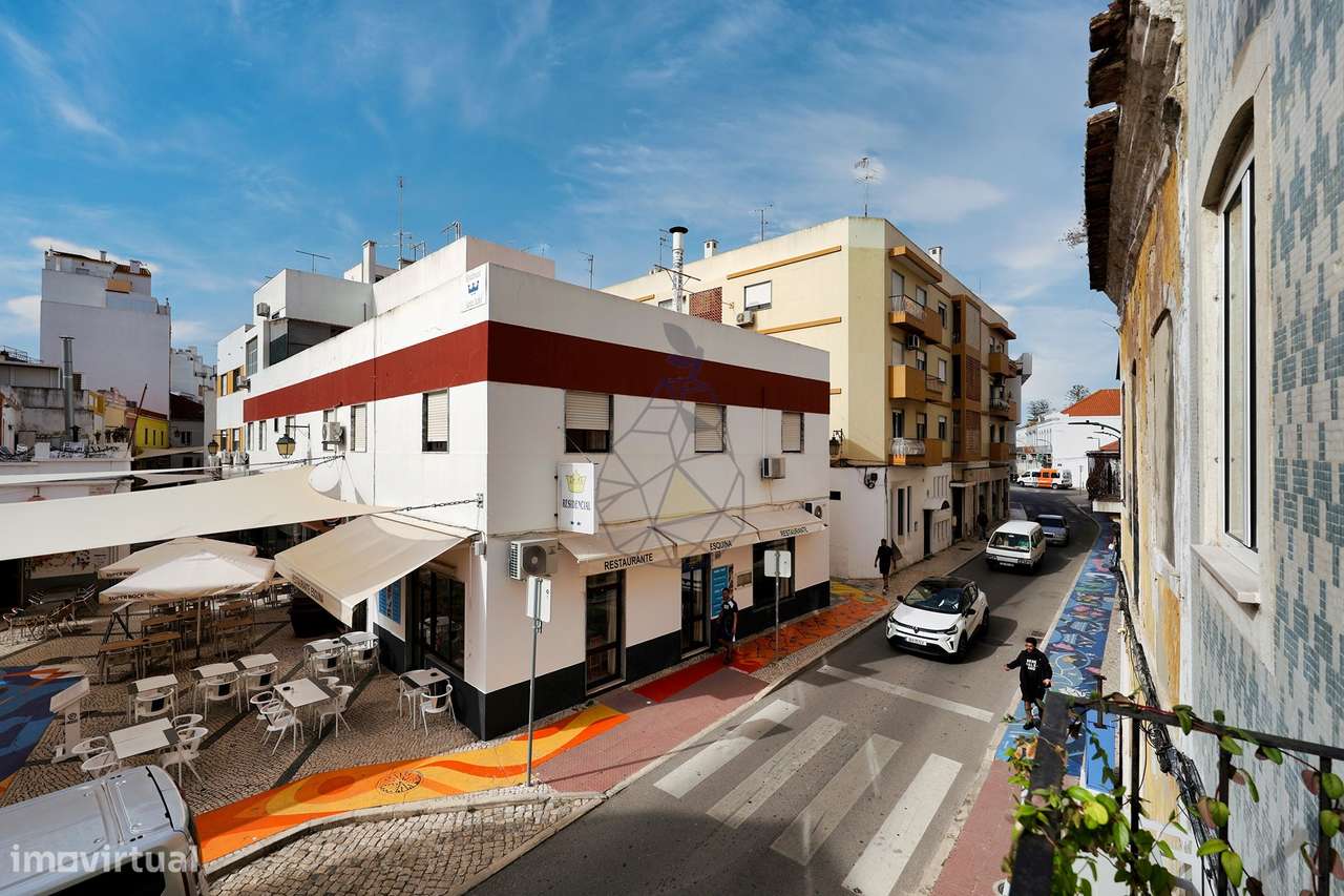 Viva o Encanto da Cidade Antiga - Apartamento com Tetos Altos e Muito-28