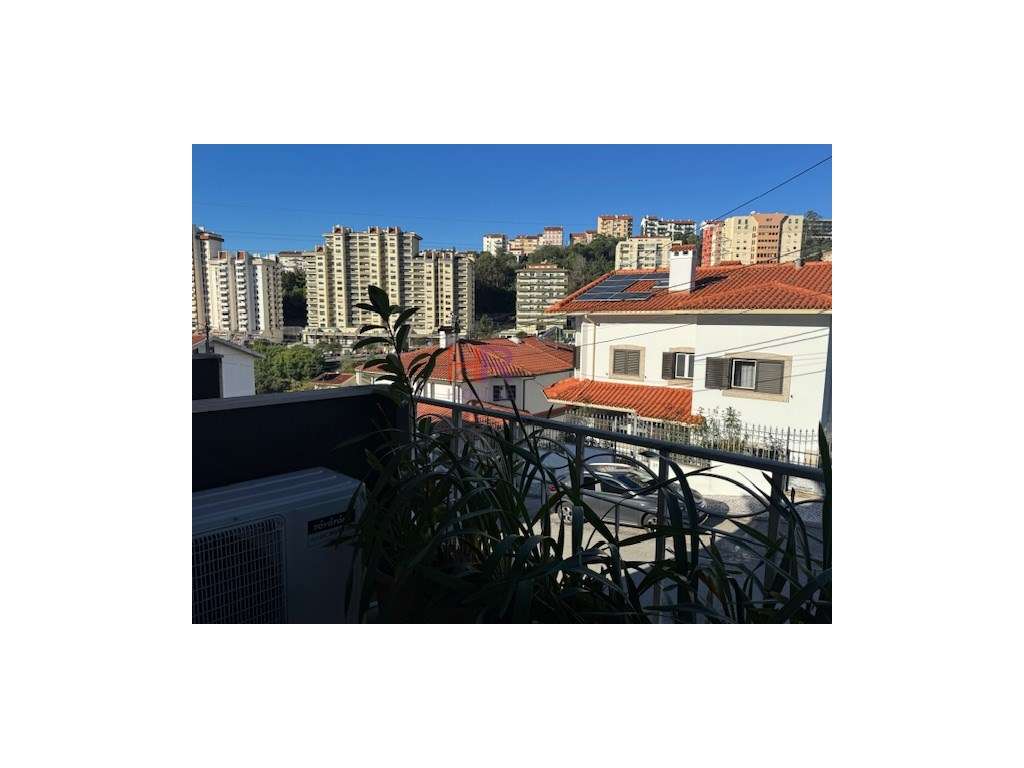 VENDE-SE MORADIA T4+1 COM PISCINA AQUECIDA E GARAGEM.-9