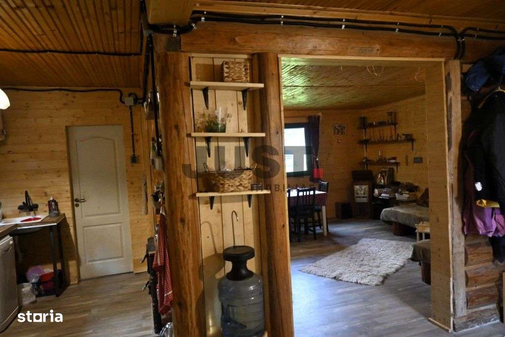 Problema e orașul. Soluția: un pârâu în curtea ta. Casa/Cabana Valea F-1