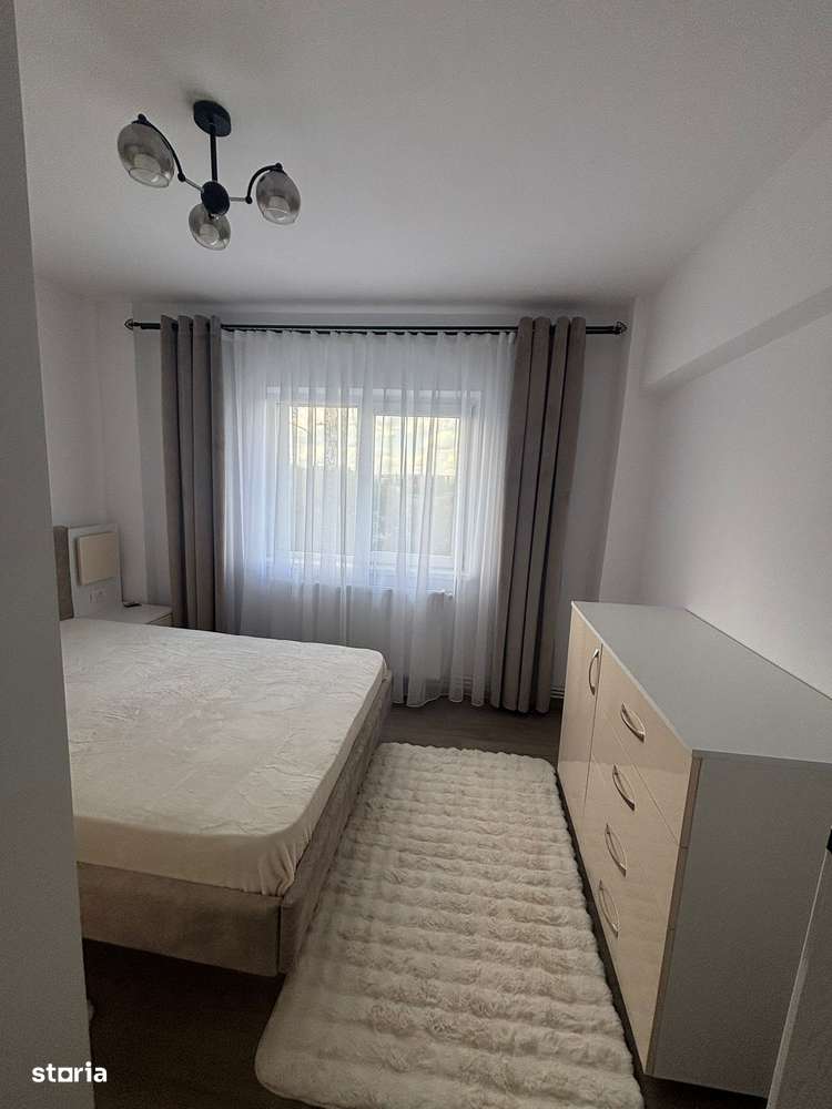 Vând apartament decomandat - Imagine principală: 5/9