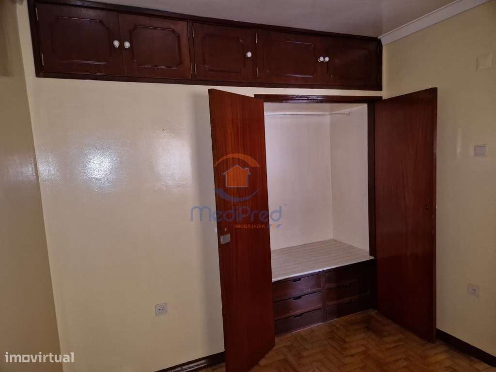 Apartamento T2 remodelado - Pontinha-20