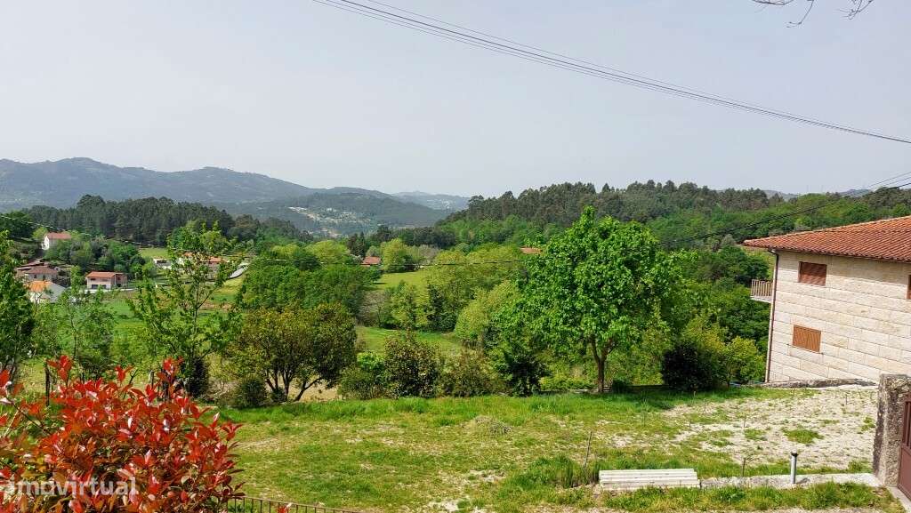 Moradia Ind. V4 p/ concluir c/ piscina - Pinheiro-31