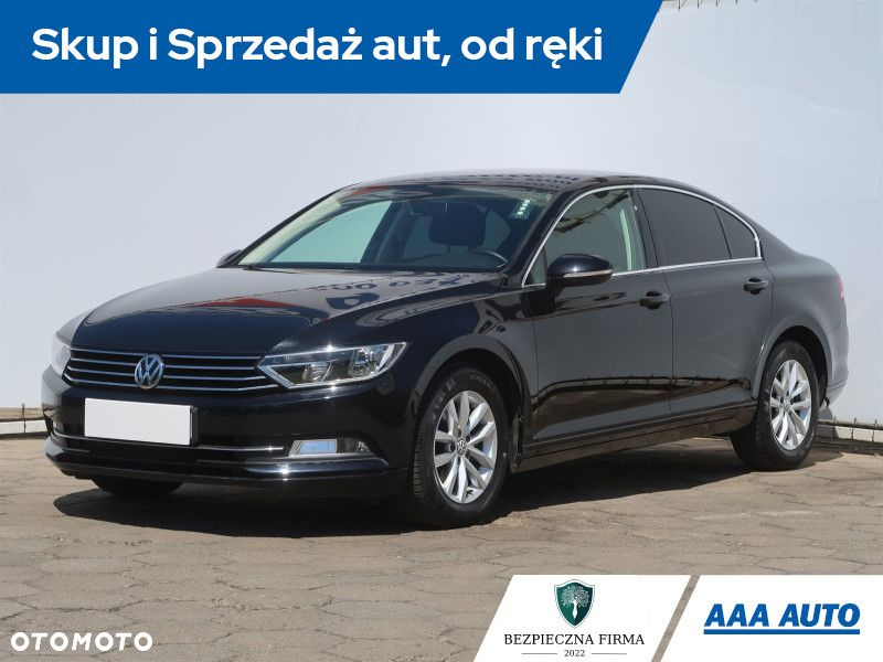 Volkswagen Passat - 2